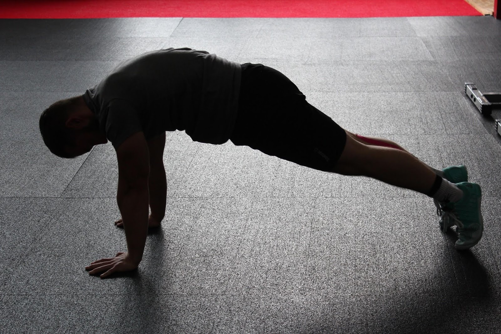 5 Exercises For Building Muscle Without Equipment